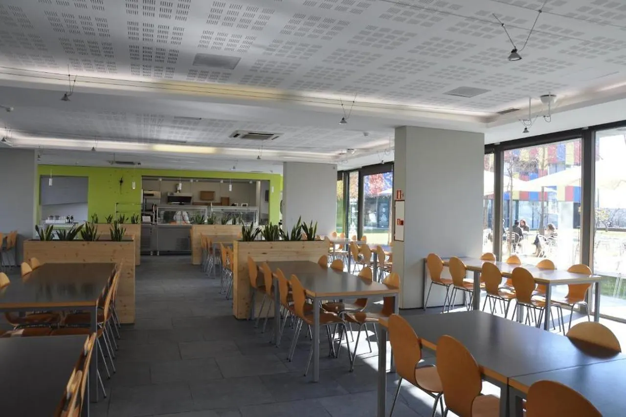 Centre Esplai Albergue El Prat de Llobregat 0*,