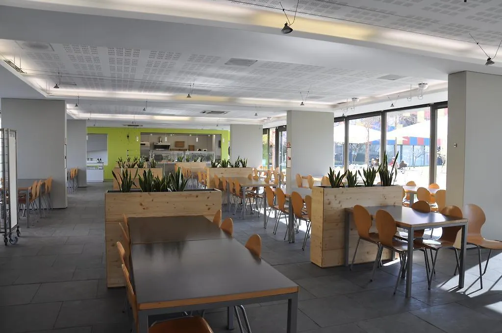 Hostel Centre Esplai Albergue El Prat de Llobregat Spain